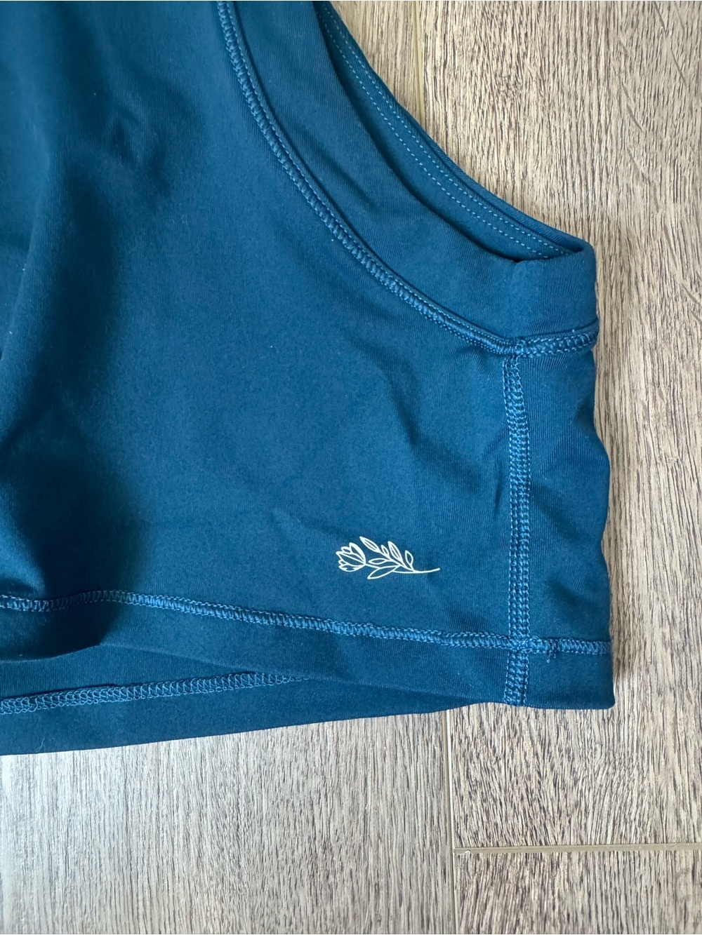 Cropped Tank - Picture 2 of 4